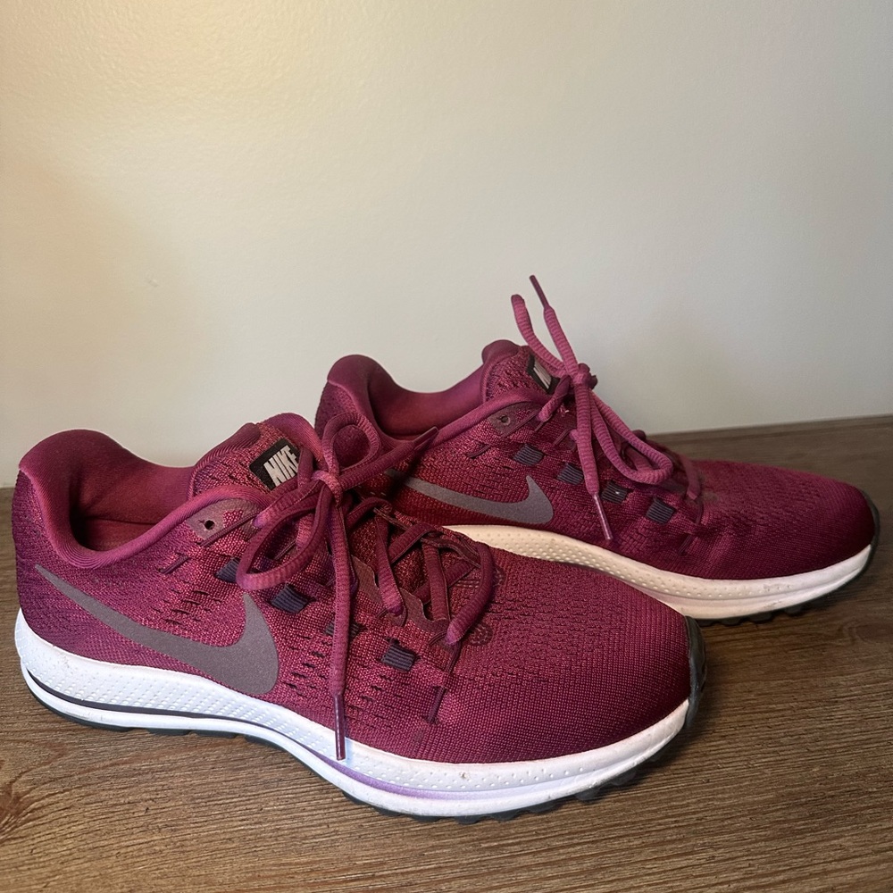 Nike Zoom Women’s Sneakers 8.